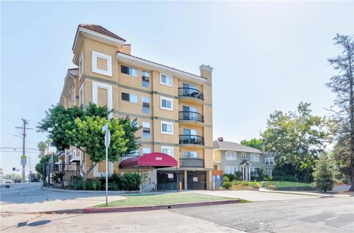 303-300 S Westmoreland, Los Angeles, CA, 90020 | Card Image