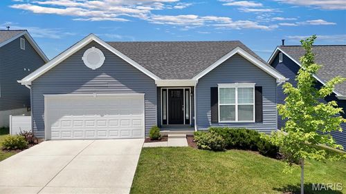 325 Dropseed Dr, Wentzville, MO, 63385-2770 | Card Image