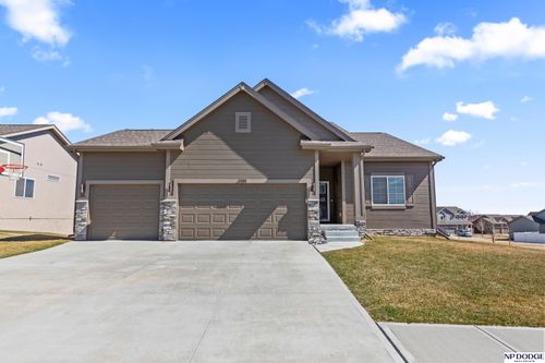 7305 N 166th Ave, Bennington, NE, 68007-2832 | Card Image