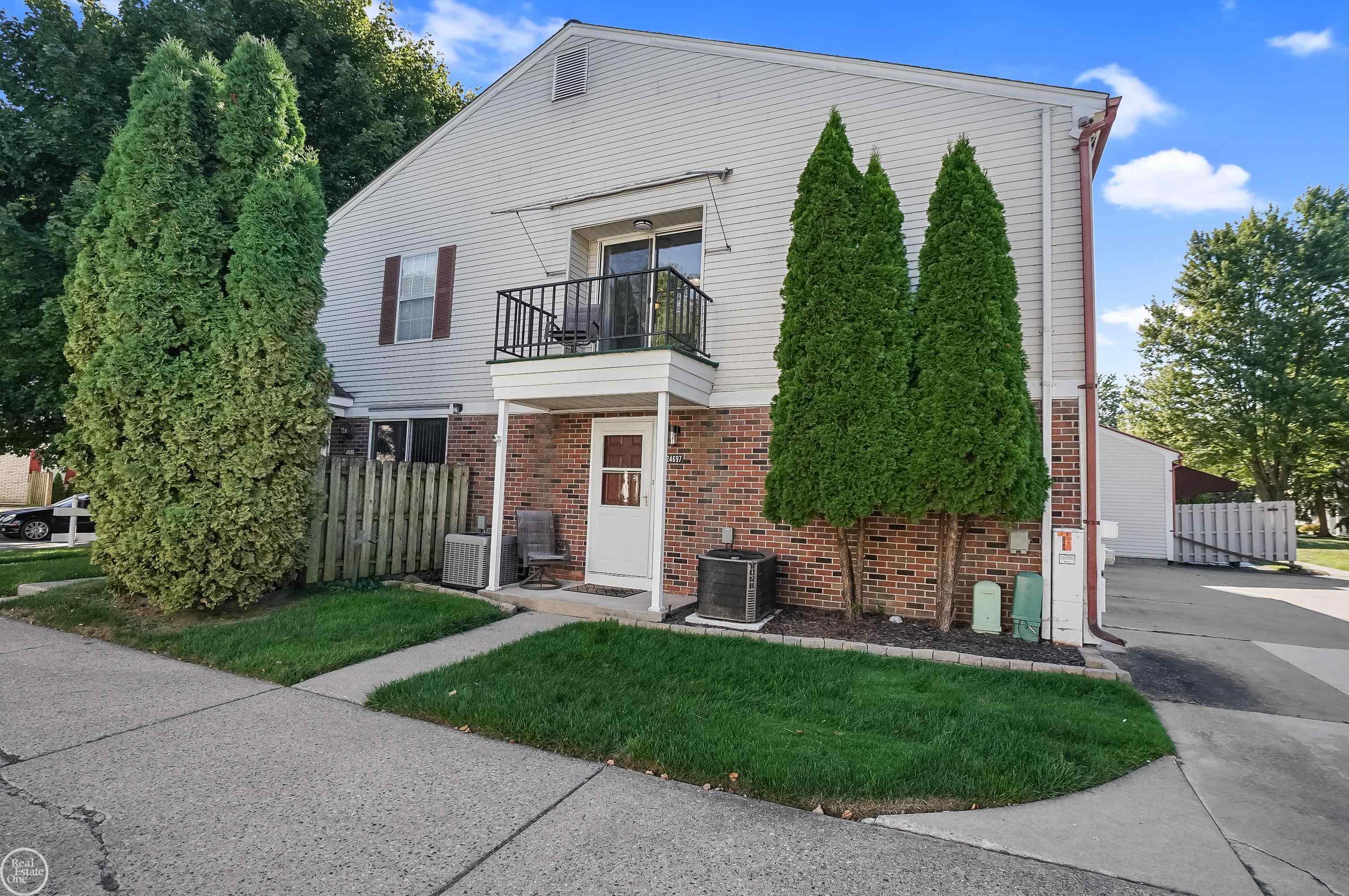 Meadow Ln, Harrison Township, MI 48045