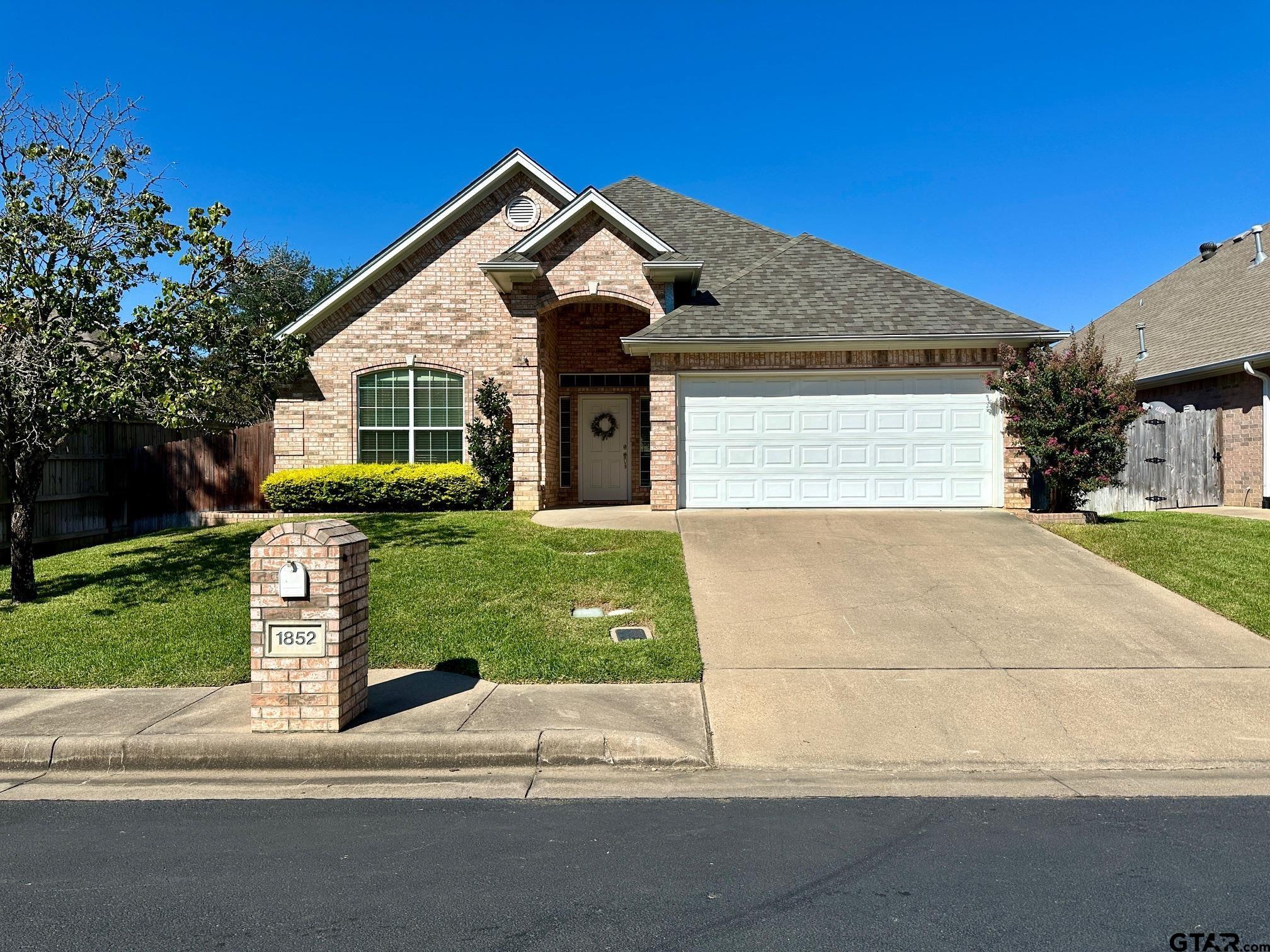 Hollylake Cir, Tyler, TX 75703