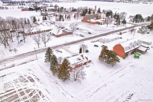 1105 S Mueller Rd, Saginaw, MI, 48601-9457 | Card Image
