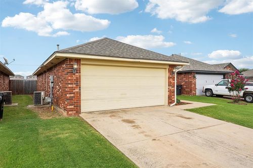 3616 Ellis Ave, Moore, OK, 73160-7676 | Card Image