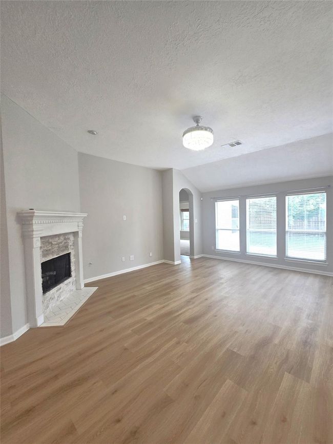 1907 Lazy Hollow Ln, House other with 3 bedrooms, 2 bathrooms and 2 parking in Pearland TX | Image 10