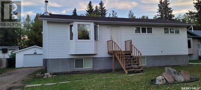 214 Centre Ave, House other with 4 bedrooms, 2 bathrooms and null parking in Meadow Lake SK | Image 1