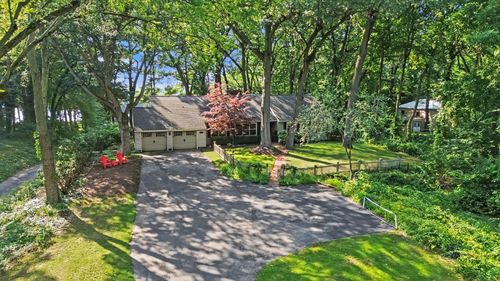 17887 N Fruitport Rd, Spring Lake, MI, 49456-2514 | Card Image