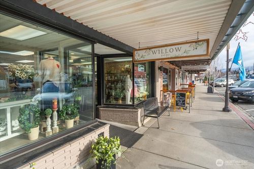 131 E Woodin Ave, Chelan, WA, 98816-9291 | Card Image