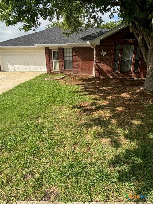204 James Loop, Killeen, TX, 76542-6221 | Card Image