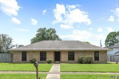 5260 Timber Cove St, House other with 4 bedrooms, 2 bathrooms and null parking in Baton Rouge LA | Image 1