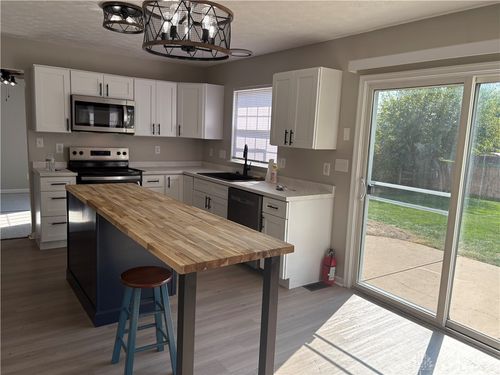 2308 Queensway Dr, Miamisburg, OH, 45342-7220 | Card Image