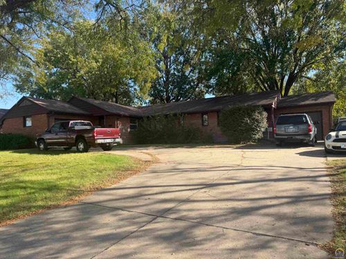 2242 Sw Fairlawn Ave, Topeka, KS, 66614 | Card Image