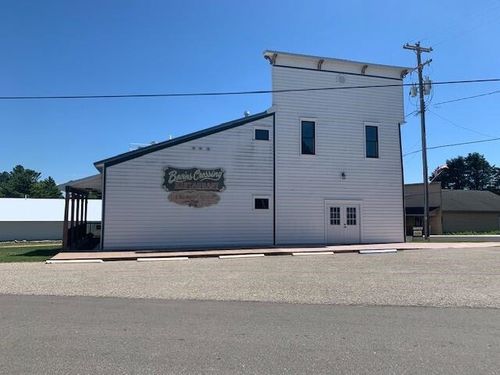 104 E Main St, Leroy, MI, 49655-5127 | Card Image