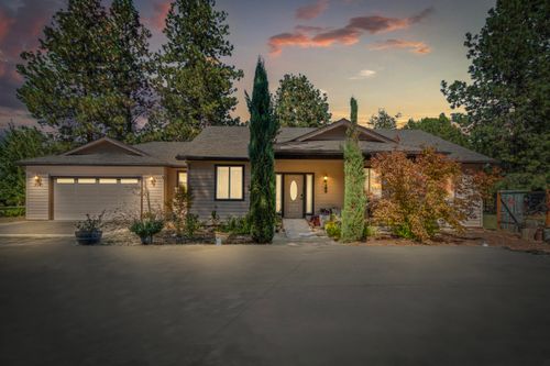 3000 Merlin Rd, Grants Pass, OR, 97526-8447 | Card Image