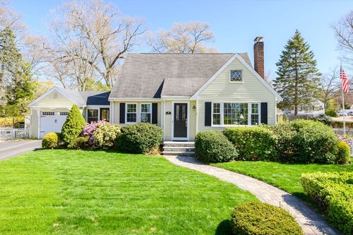 7 Arbutus Ave, Braintree, MA, 02184-8001 | Card Image