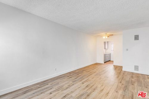 11-1812 N Gramercy Pl, Los Angeles, CA, 90004-4013 | Card Image