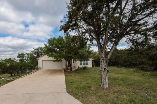 8 Rosewood Cir, Wimberley, TX, 78676-2003 | Card Image