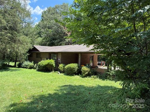 5422 River Rd, Granite Falls, NC, 28630-8464 | Card Image