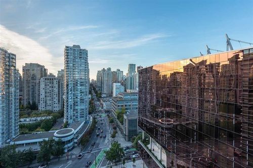 ph2015-68 Smithe St, Vancouver, BC, V6B0P4 | Card Image