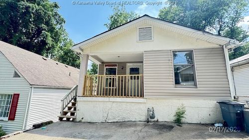 417 Spencer St, South Charleston, WV, 25303-1933 | Card Image
