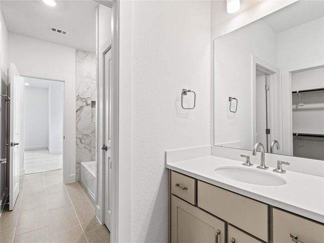 Pomona_Executive_Veronica_72_Bathroom_05 | Image 18