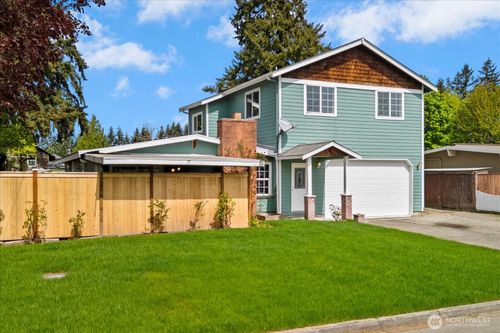 2111 201st Pl Sw, Lynnwood, WA, 98036-7018 | Card Image