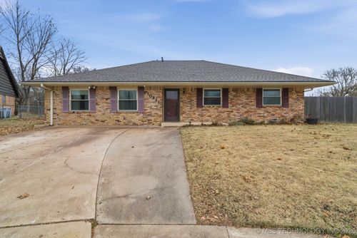 10821 E 25th Pl, Tulsa, OK, 74129-4807 | Card Image