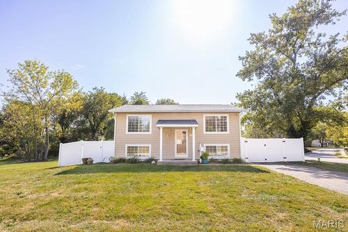 603 W Madison St, O Fallon, IL, 62269-1027 | Card Image