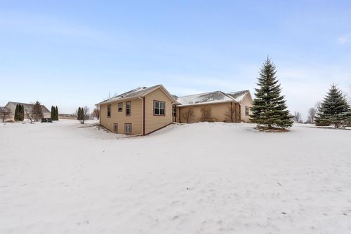 1900 Hillside Road, Slinger, WI, 53086 | Card Image