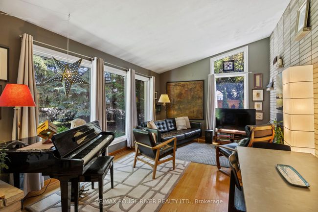 22 Duffin St, House other with 3 bedrooms, 2 bathrooms and 4 parking in Ajax ON | Image 12