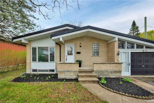 246 Hillcrest Rd, Cambridge, ON, N3H1B2 | Card Image