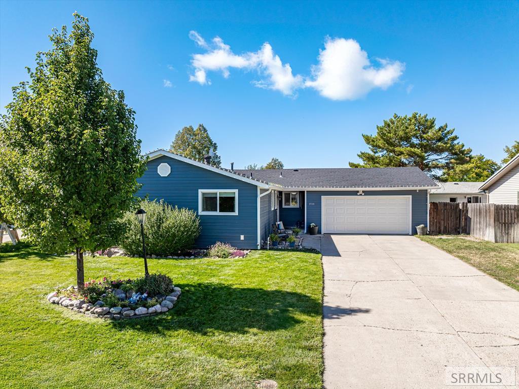 Dove Dr, Pocatello, ID 83201
