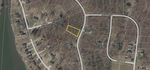 67 E Mistletoe Dr, Santa Claus, IN, 47579-6008 | Card Image