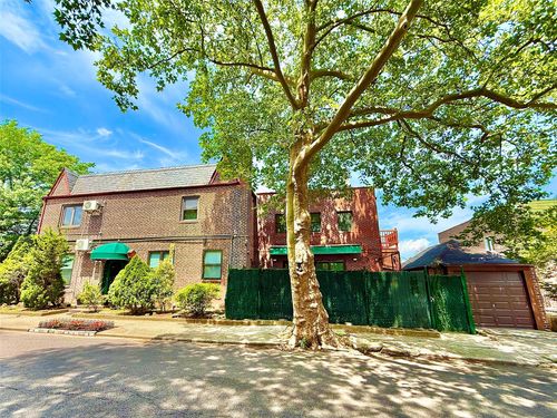 7267 Yellowstone Blvd, Forest Hills, NY, 11375-4132 | Card Image