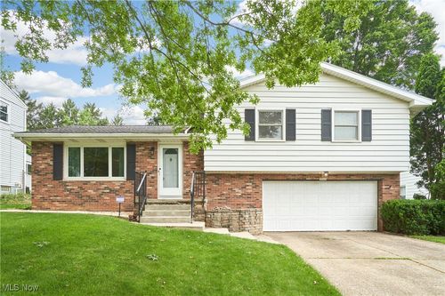 2525 Barrington Rd, Fairlawn, OH, 44333-3805 | Card Image
