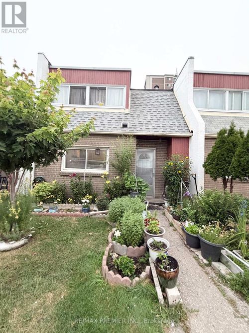 52-2901 Jane Street, Toronto (Glenfield-Jane Heights), ON, M3N2J8 | Card Image