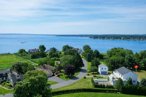 44 Seabury Point Rd, Duxbury, MA, 02332-5203 | Card Image