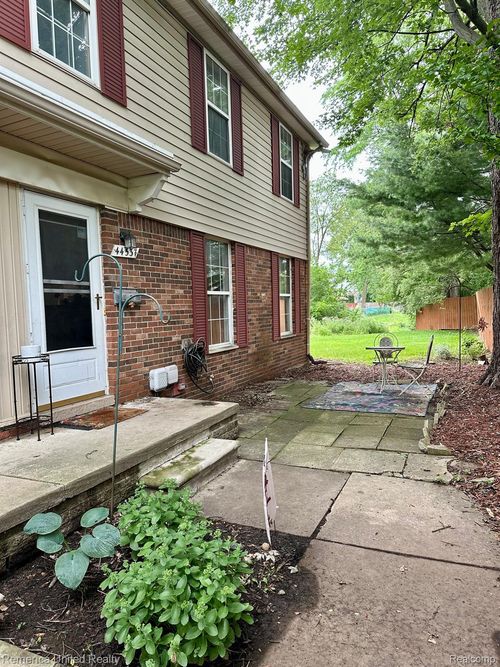 13-44537 N Umberland Circle, Canton Charter Township, MI, 48187 | Card Image
