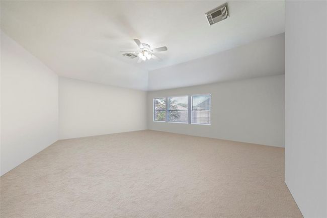 Large upstairs gameroom. | Image 12