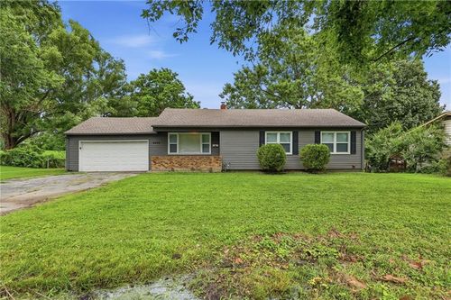 6505 Overton Ave, Raytown, MO, 64133-5016 | Card Image