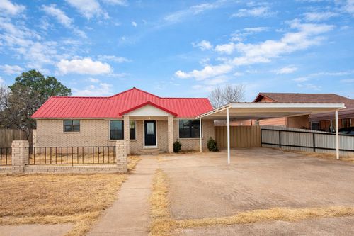 611 S Avenue H, Post, TX, 79356-3818 | Card Image
