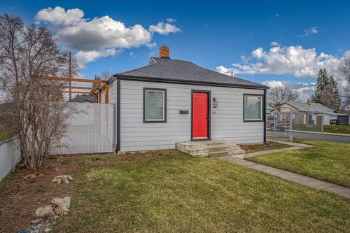 727 E Crown Ave, Spokane, WA, 99207-3306 | Card Image