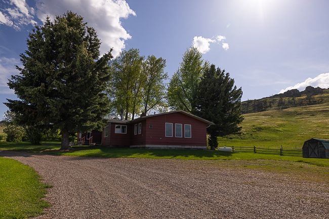 655 Mission Rd, Home with 5 bedrooms, 2 bathrooms and null parking in Cascade MT | Image 31