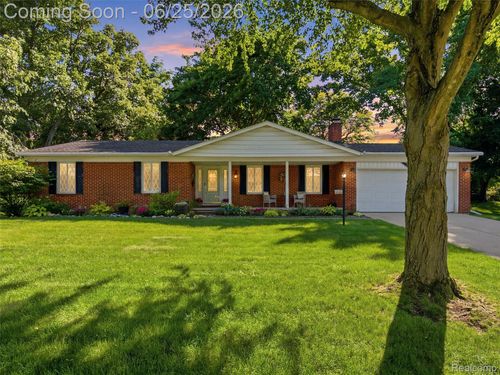 36829 Lansbury Ln, Farmington, MI, 48335-2937 | Card Image