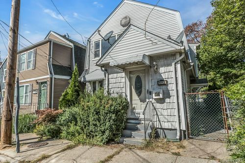 492 Court Ave, Cedarhurst, NY, 11516-1534 | Card Image