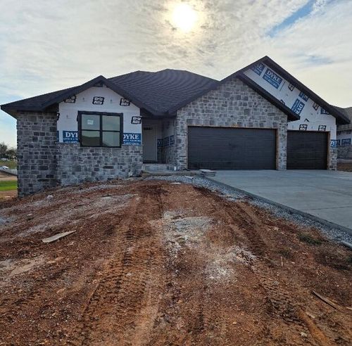 911 S Silverwood Ln, Nixa, MO, 65714-4263 | Card Image