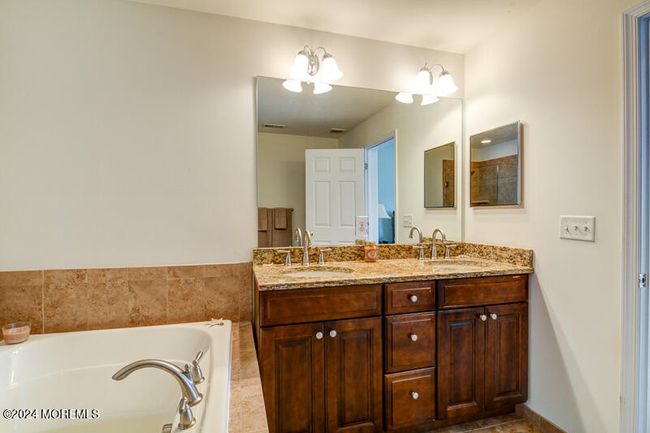 5 Crane Ct, Condo with 3 bedrooms, 4 bathrooms and null parking in Manahawkin NJ | Image 31