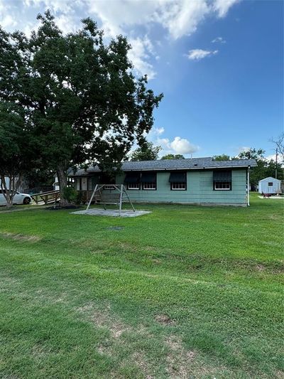 411 Humphrey Avenue, House other with 3 bedrooms, 2 bathrooms and null parking in Palacios TX | Image 2