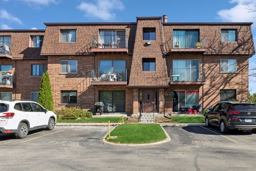 e-612 Cobblestone Cir, Glenview, IL, 60025-3835 | Card Image