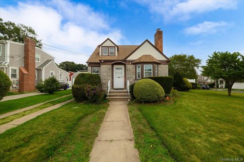 1503 Paul St, North Baldwin, NY, 11510-2025 | Card Image