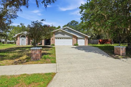 18451 Winding Oaks Blvd, HUDSON, FL, 34667-8425 | Card Image